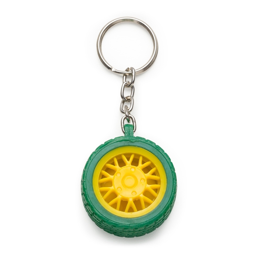 Chaveiro pneu com roda de plástico