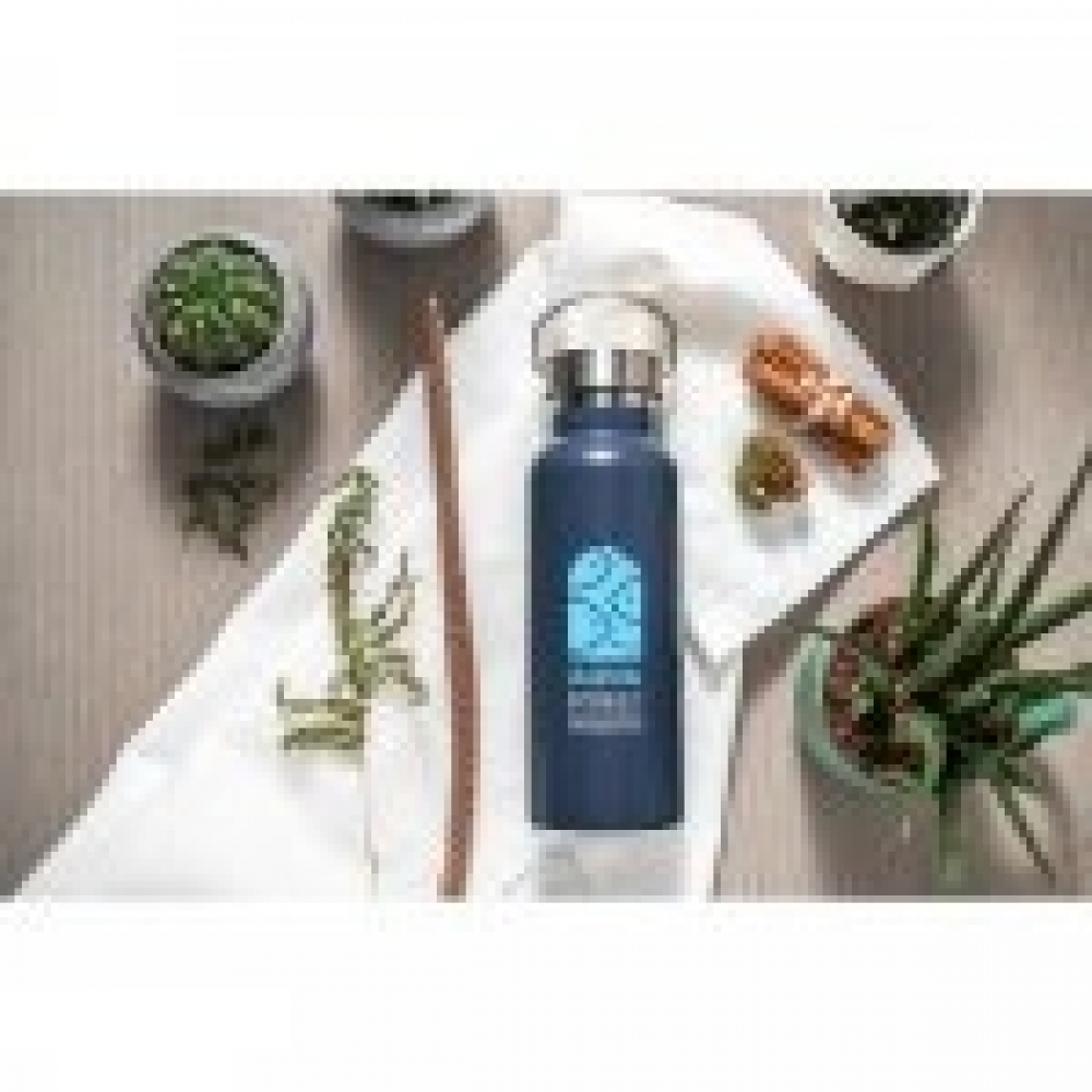Garrafa em aço inox 36% reciclado com isolamento a vácuo (810 mL)